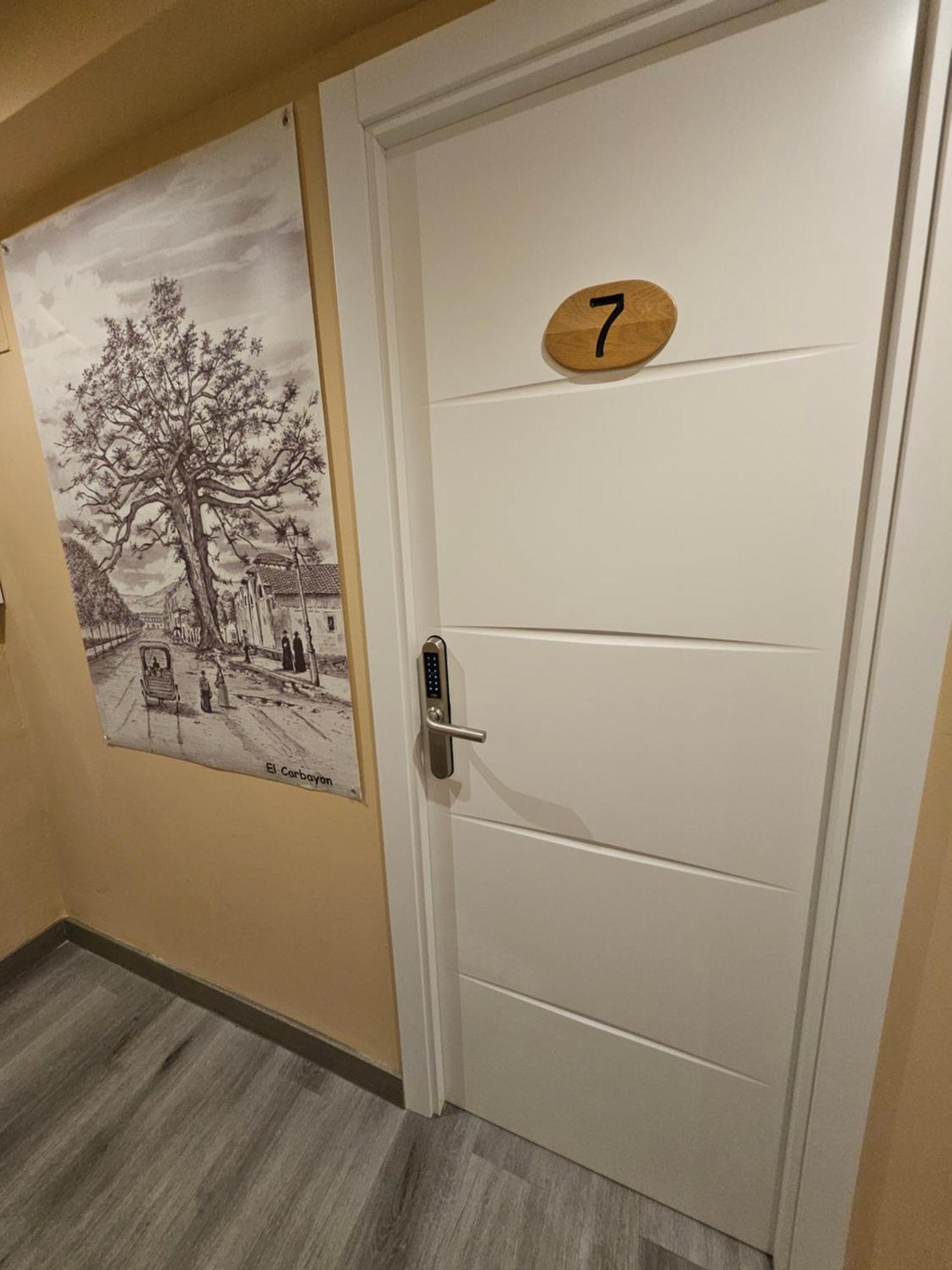 Hostal Foncalada Oviedo Eksteriør billede