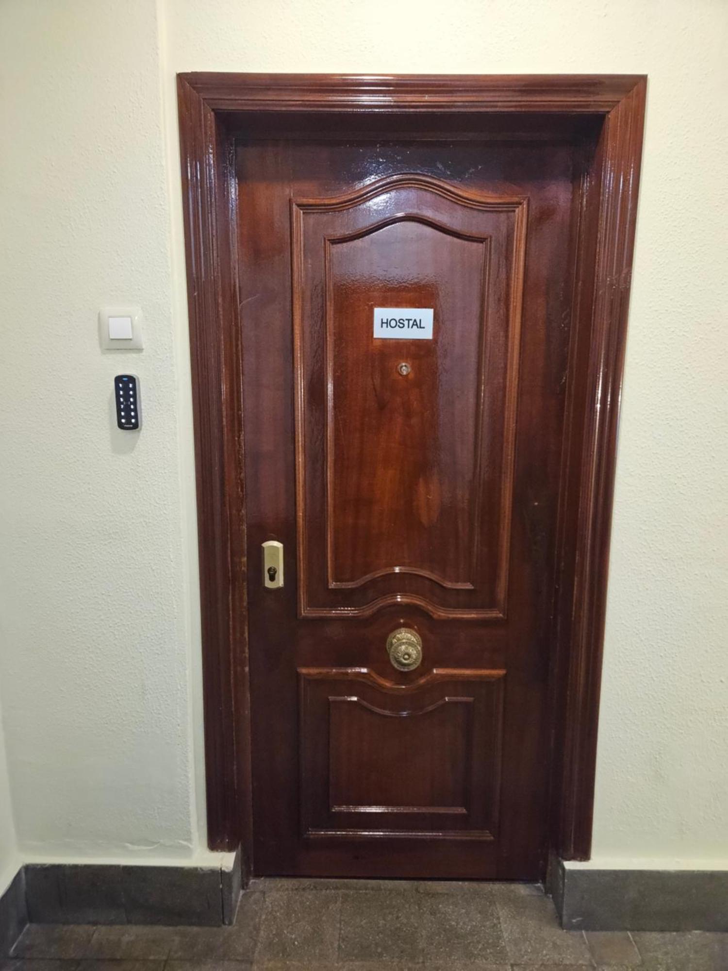 Hostal Foncalada Oviedo Eksteriør billede